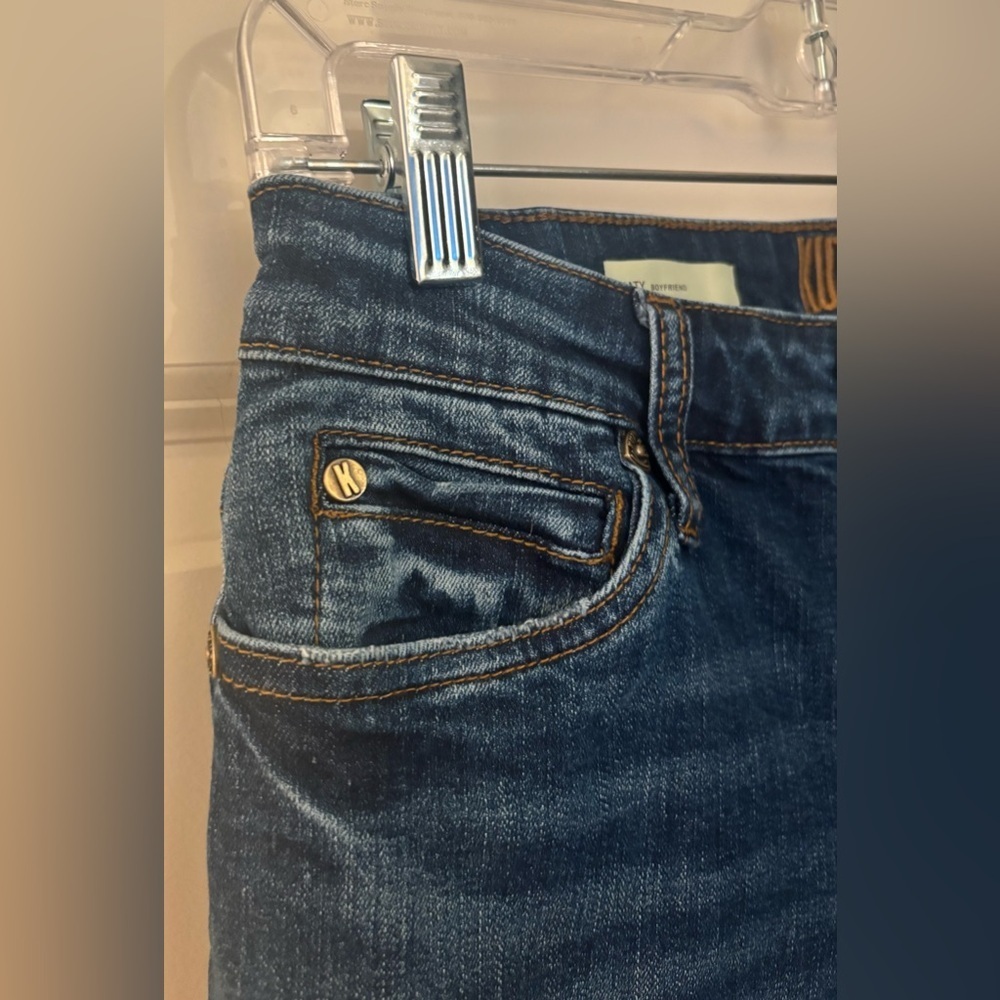 Kut From The Kloth Katy Mid Rise Boyfriend Jeans in Medium/Dark Wash, Size 4 - Picture 3 of 11